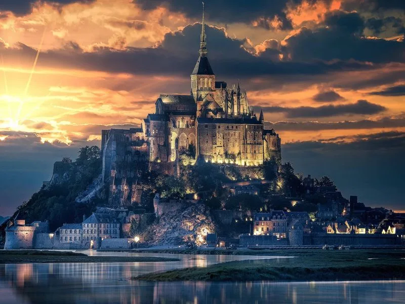 mont saint michel o dau kham pha lau dai co tich giua long nuoc phap